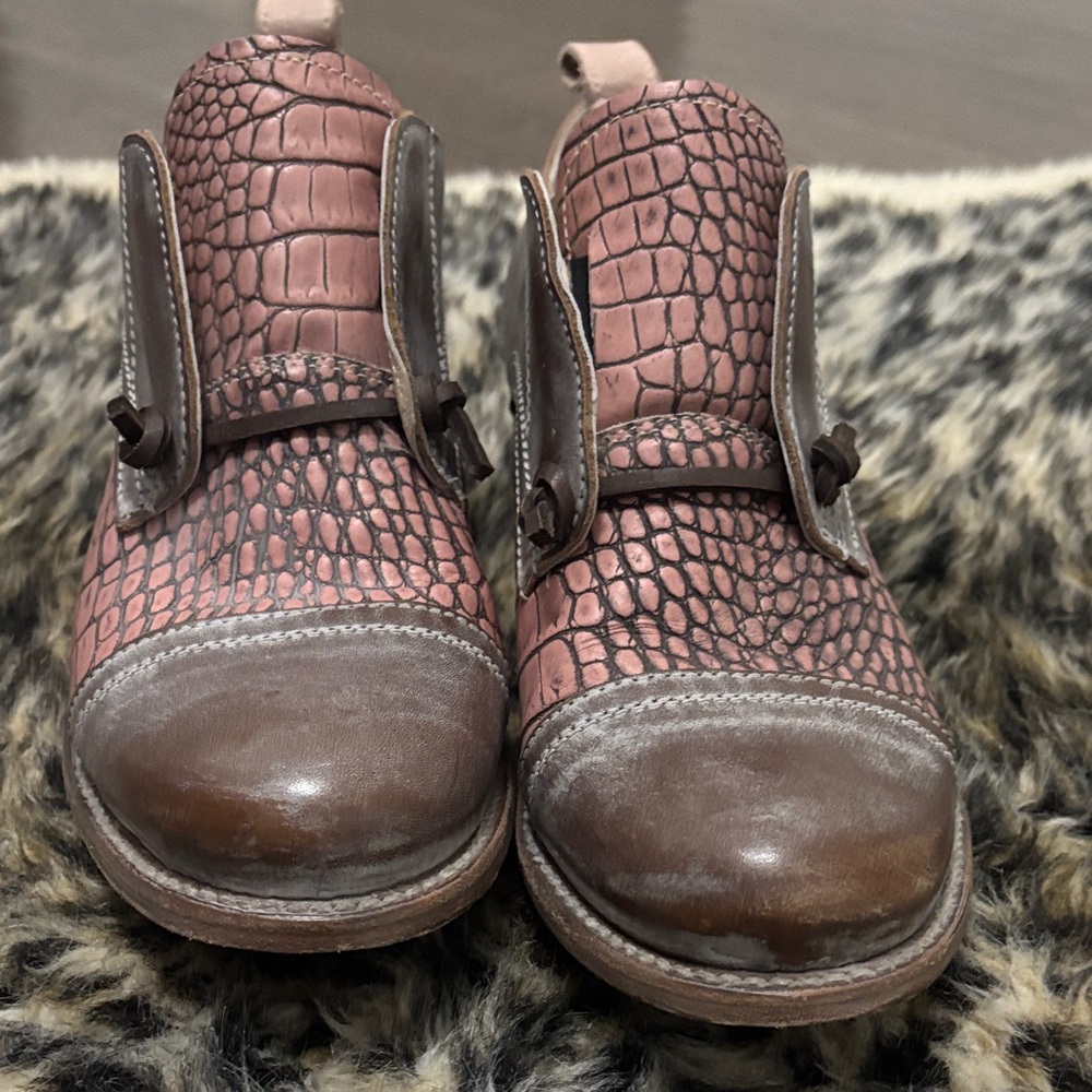 Freebird by Steven; Mabel Pink and Brown Women's Shoes - Picture 2 of 10